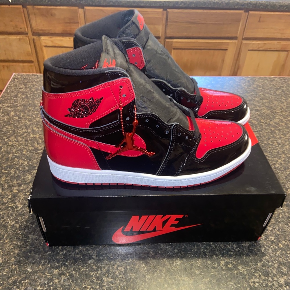 (SOLD) AIR JORDAN 1 RETRO HIGH OG 'PATENT BRED' NWT SIZE 10.5 MEN